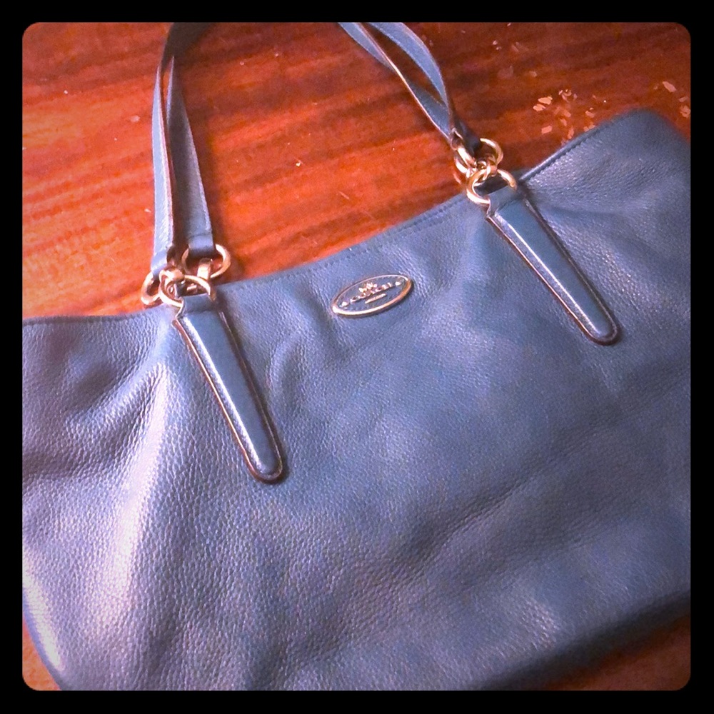 Coach purse in true blue!